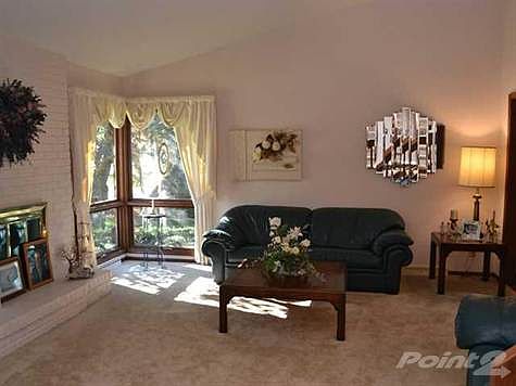 4th image of 4443 Seneca Dr