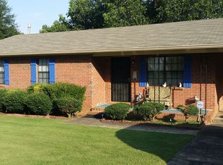 217 Radney St, Roanoke, AL 36274