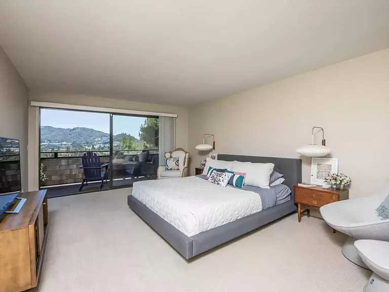 Huge master bedroom with view deck
