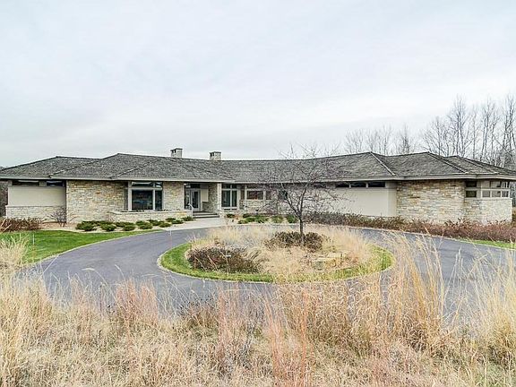 5th image of 4563 McDonald Drive Overlook N