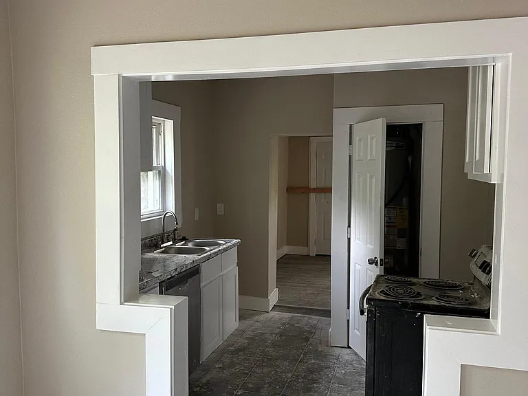 2739 Stark St — Photo 11