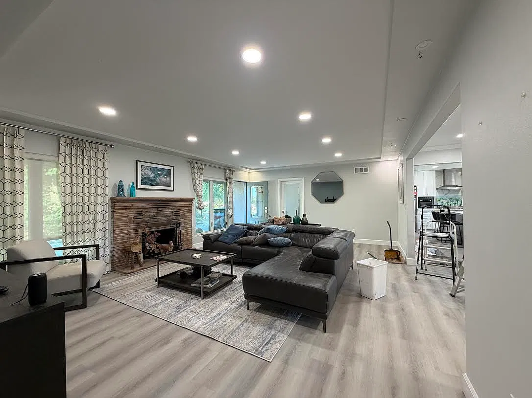 4 bed, 2480 sqft, $4,690 — Photo 4