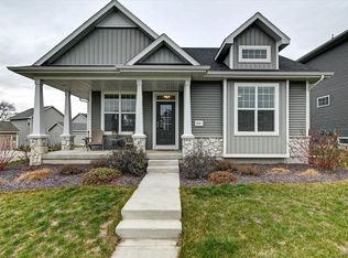 610 Hillcrest Dr, Waunakee, WI 53597