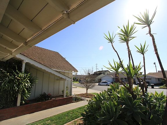 5th image of 17508 S Catalina Ave