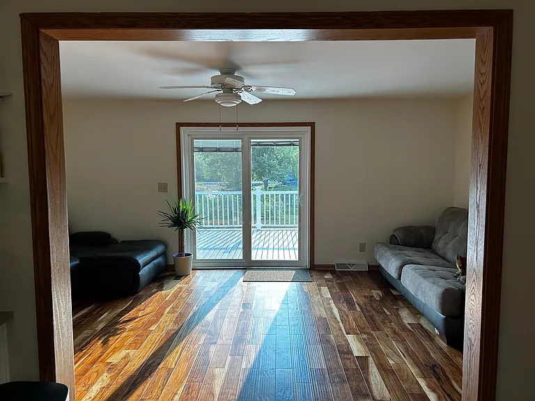 655 Grand Ct — Photo 4