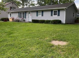 1011 Reynolds Dr, Charleston, IL