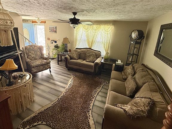 3rd image of 9625 Brayes Manor Dr