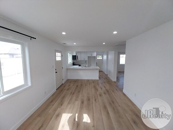 4th image of 4940 W 118th Pl