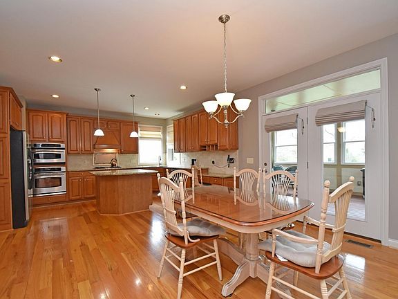 5th image of 6456 Shady Oak Ln
