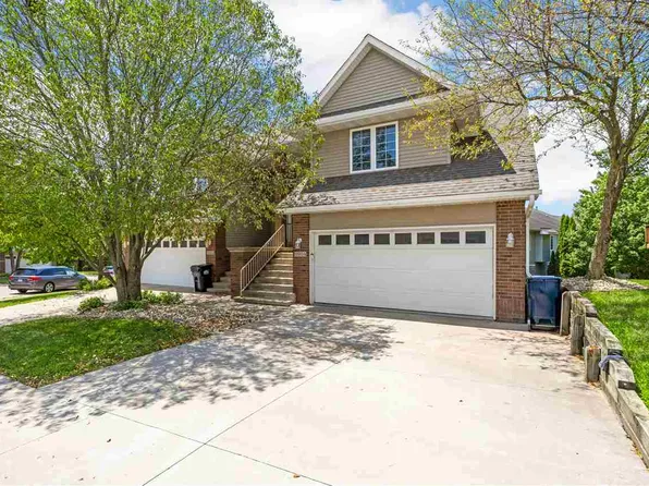 1604 Ranier Dr, Iowa City, IA 52246