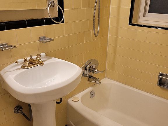 4th image of 1620 N Colorado Blvd #2