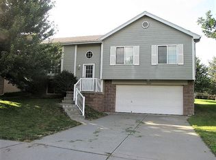 18664 W St, Omaha, NE 68135