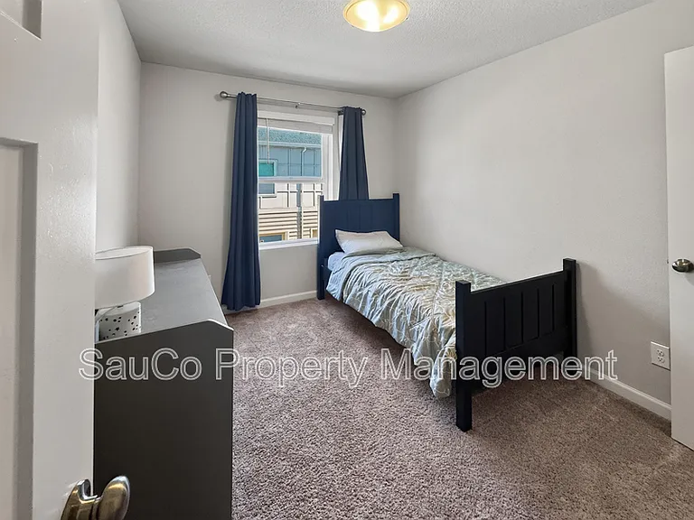 7729 SE Kinnaman St #1 — Photo 7