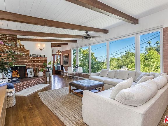 4th image of 2385 Sunset Heights Dr