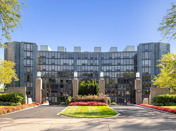 1420 Sheridan Rd APT 2D, Wilmette, IL 60091