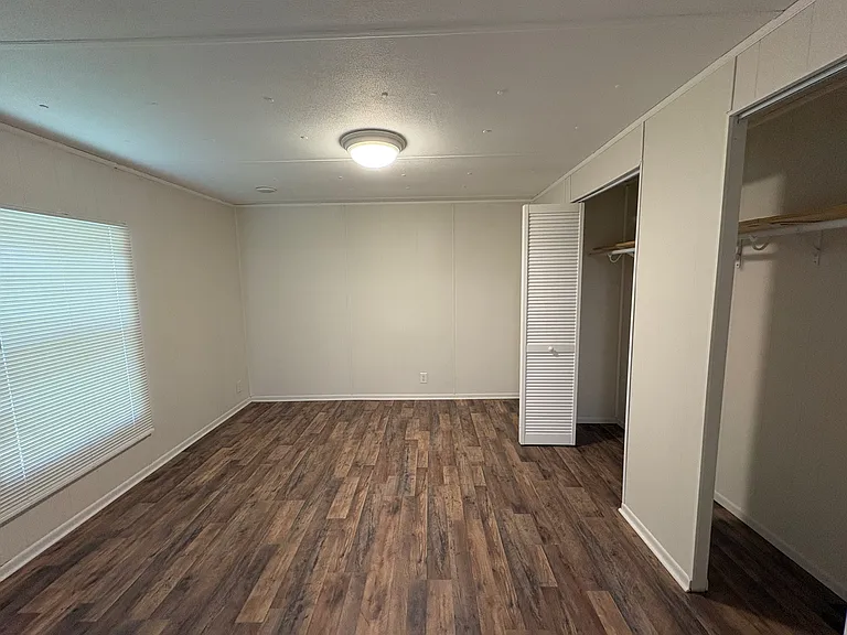 335 Ball St — Photo 8