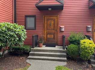 28 Courtland Dr #28, Groton, CT 06340