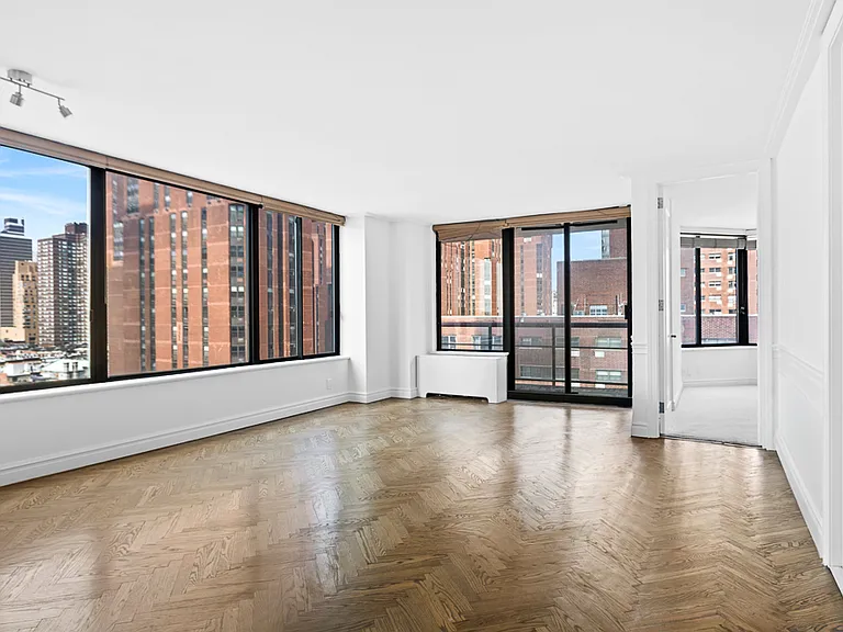 300 E 93rd St #20AF — Photo 3
