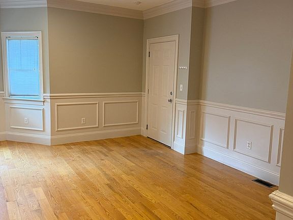 3rd image of 138 W 9th St Unit 2