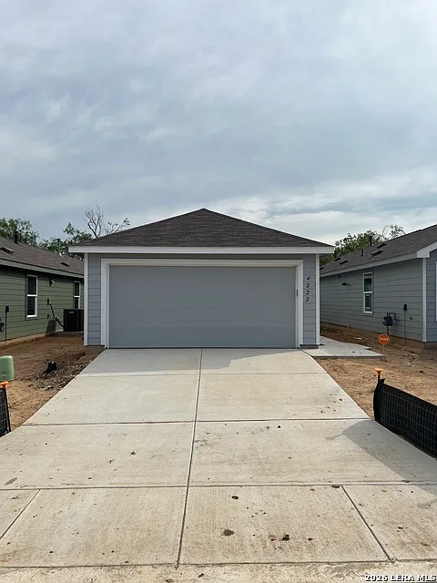 3 bed, 2.0 bath, 1216 sqft, $1,525 — Photo 3