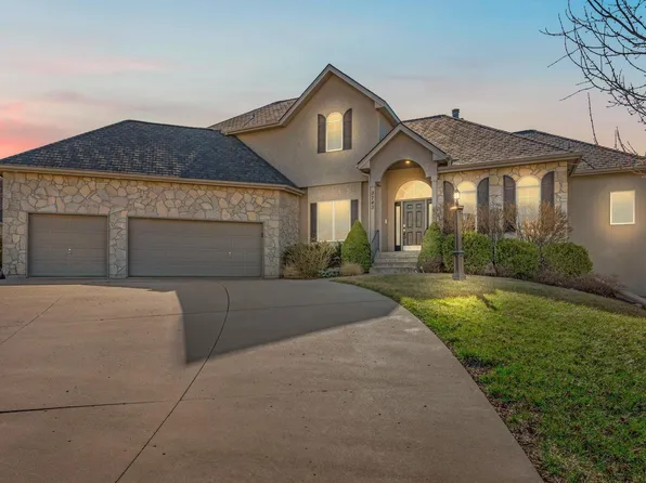 3743 SW Clarion Park Dr, Topeka, KS 66610