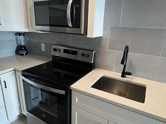 5th image of 974 Tennessee Ln #974