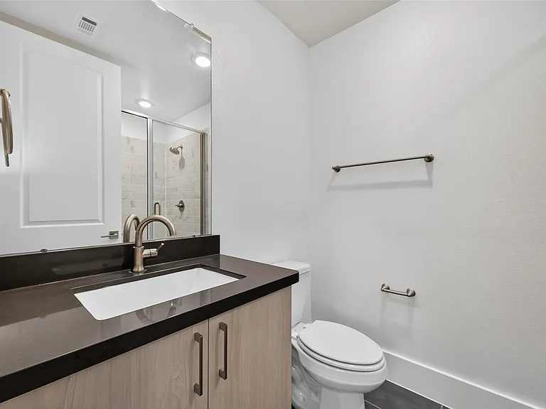2401 Crawford St #C3D — Photo 7
