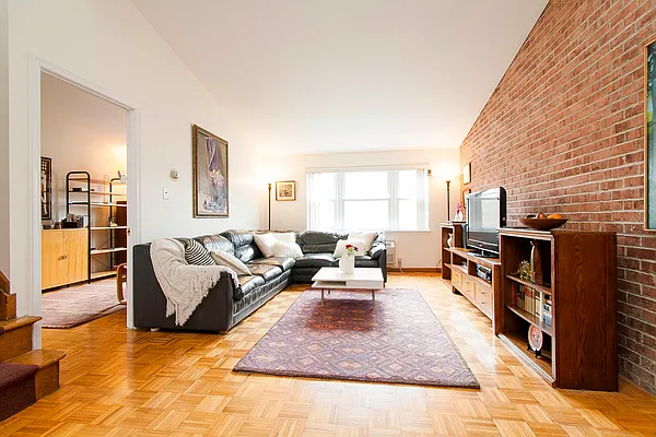 Sold by The Bedford Hill Group | media 1