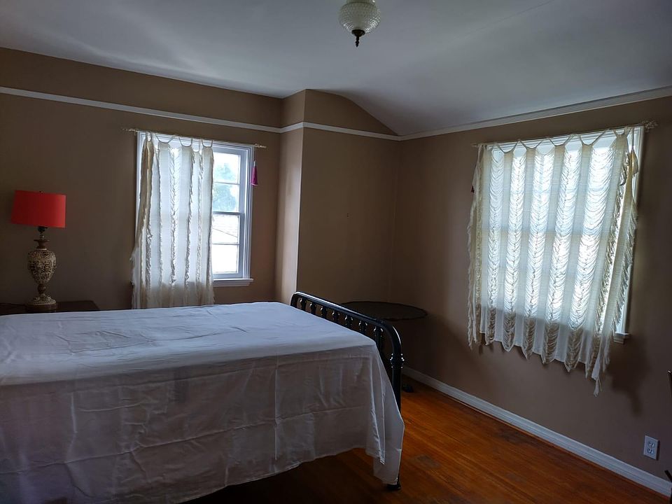 1st image of 1528 Post Ave