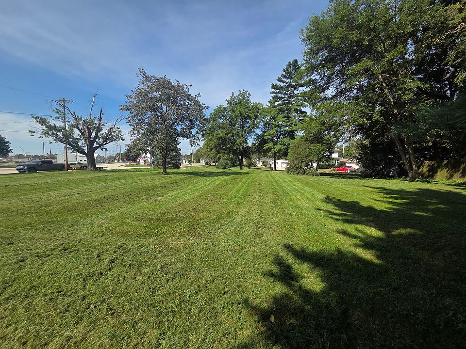 1st image of 18 NE 2nd St