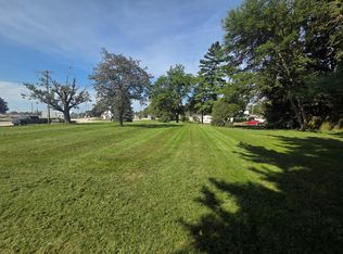 18 NE 2nd St, Galva, IL 61434