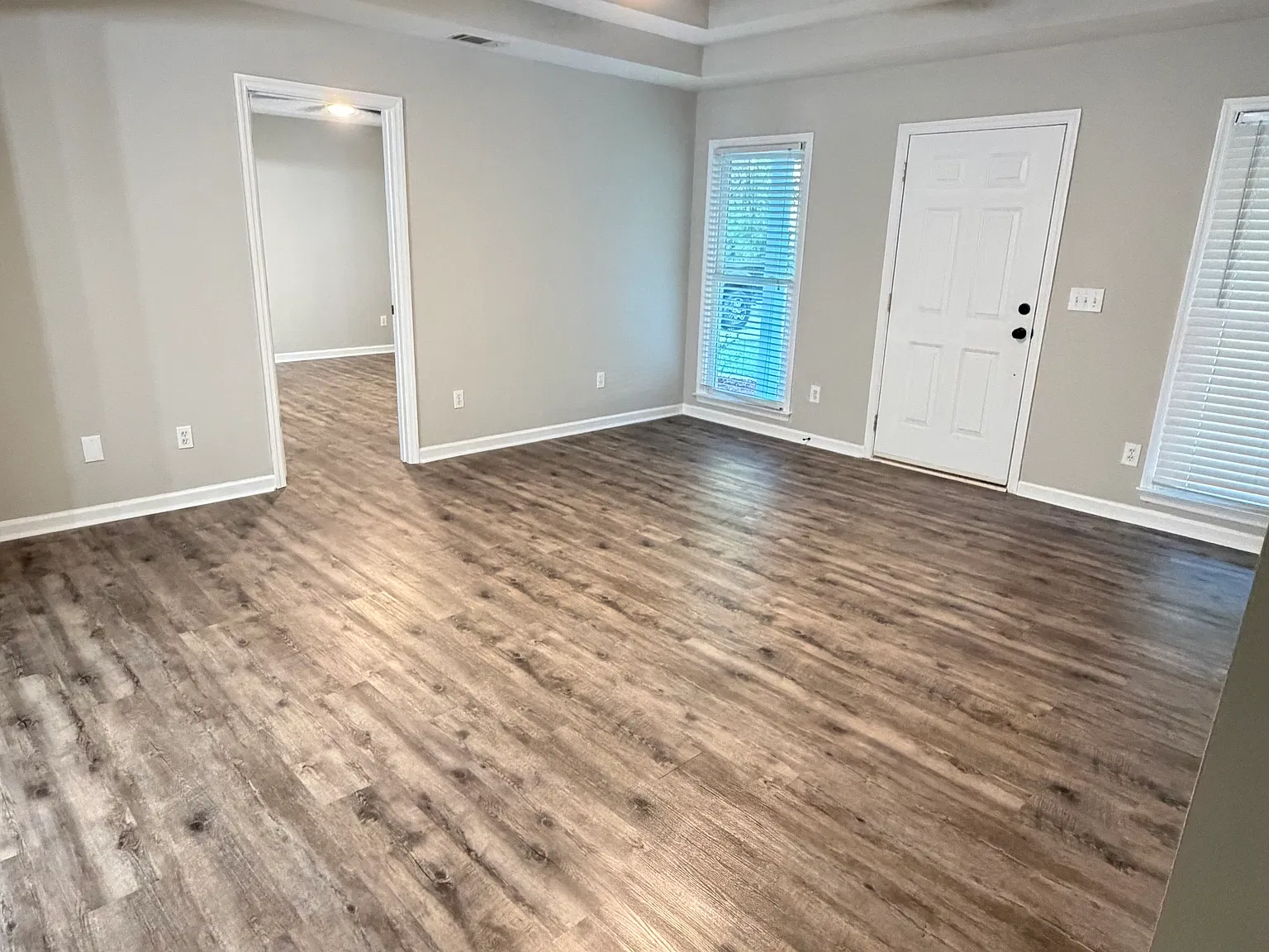 3 bed, 1144 sqft, $1,950 — Photo 3