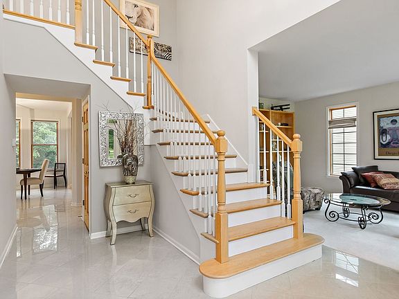 5th image of 5654 Angouleme Ln