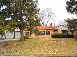 146 N Pleasant Rd, Lake Zurich, IL 60047