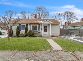 15 Blackstone Rd, Weymouth, MA 02191