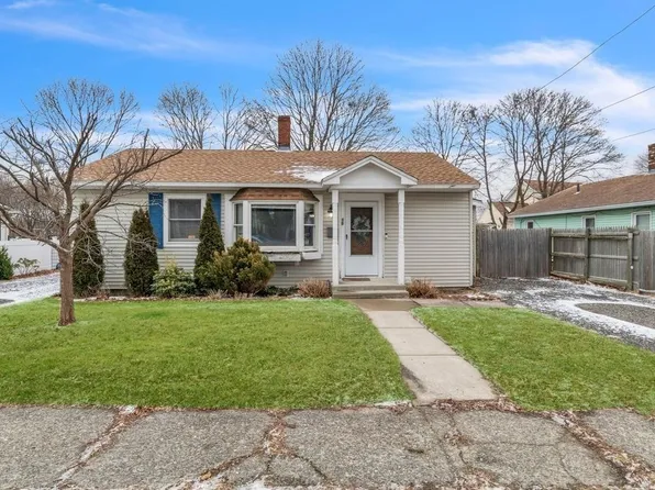 15 Blackstone Rd, Weymouth, MA 02191