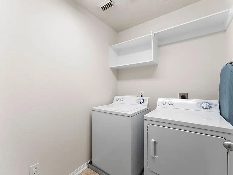 62 W Twinvale Loop — Photo 17