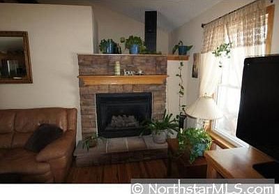 4th image of 33806 Naples St NE