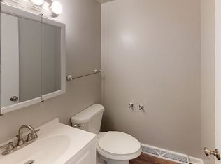 269 Monroe St APT B, Oswego, IL 60543