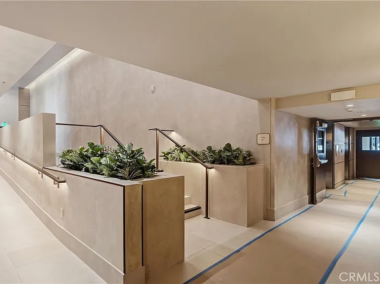 9 Macarthur Pl #N2002 — Photo 13