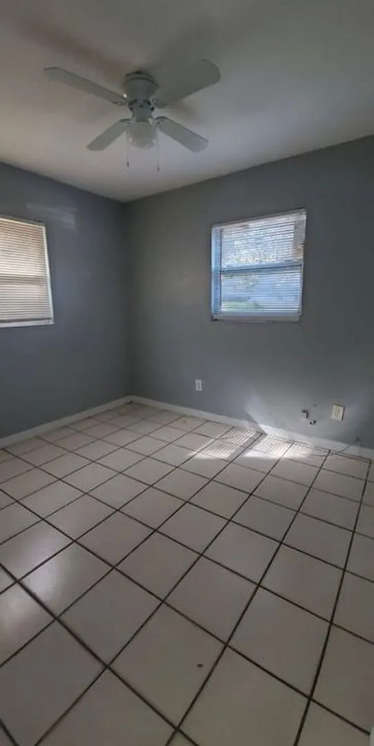 9414 N Mulberry St Tampa FL 33612 Unit A/B — Photo 2