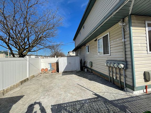 2nd image of 287 Mosel Ave