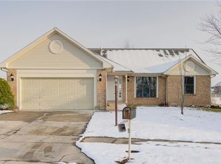 318 Bearcreek Ct, Englewood, OH 45322