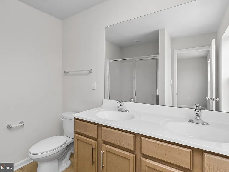 107 Clinton St — Photo 22