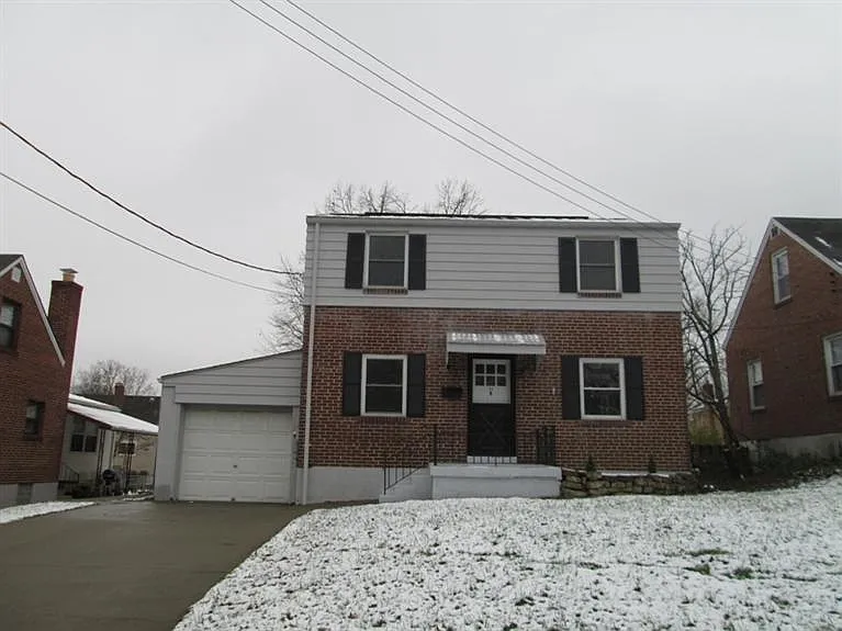 11 Doris Dr photo 1