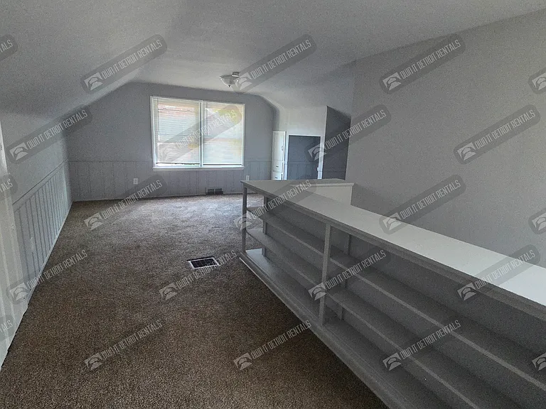 18627 Curtis St — Photo 17