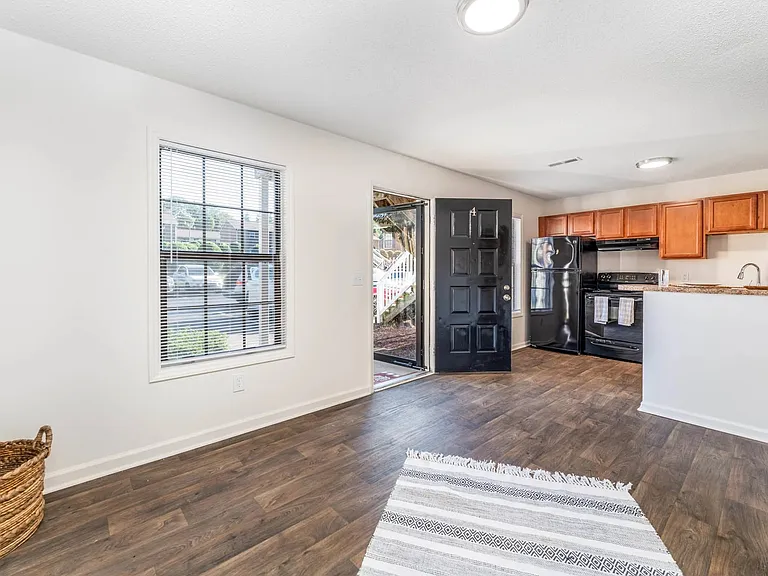 Foxcreek Apartments — Photo 19