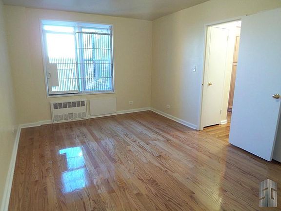 4th image of 277 E 207th St APT 1C