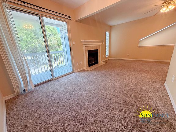 3rd image of 31 Park Cir SE Unit 1