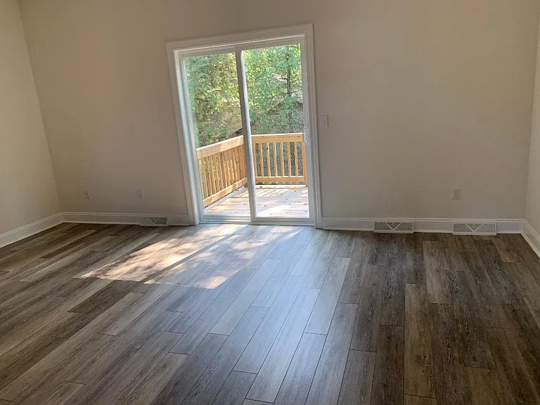 Living Rm looking to Deck